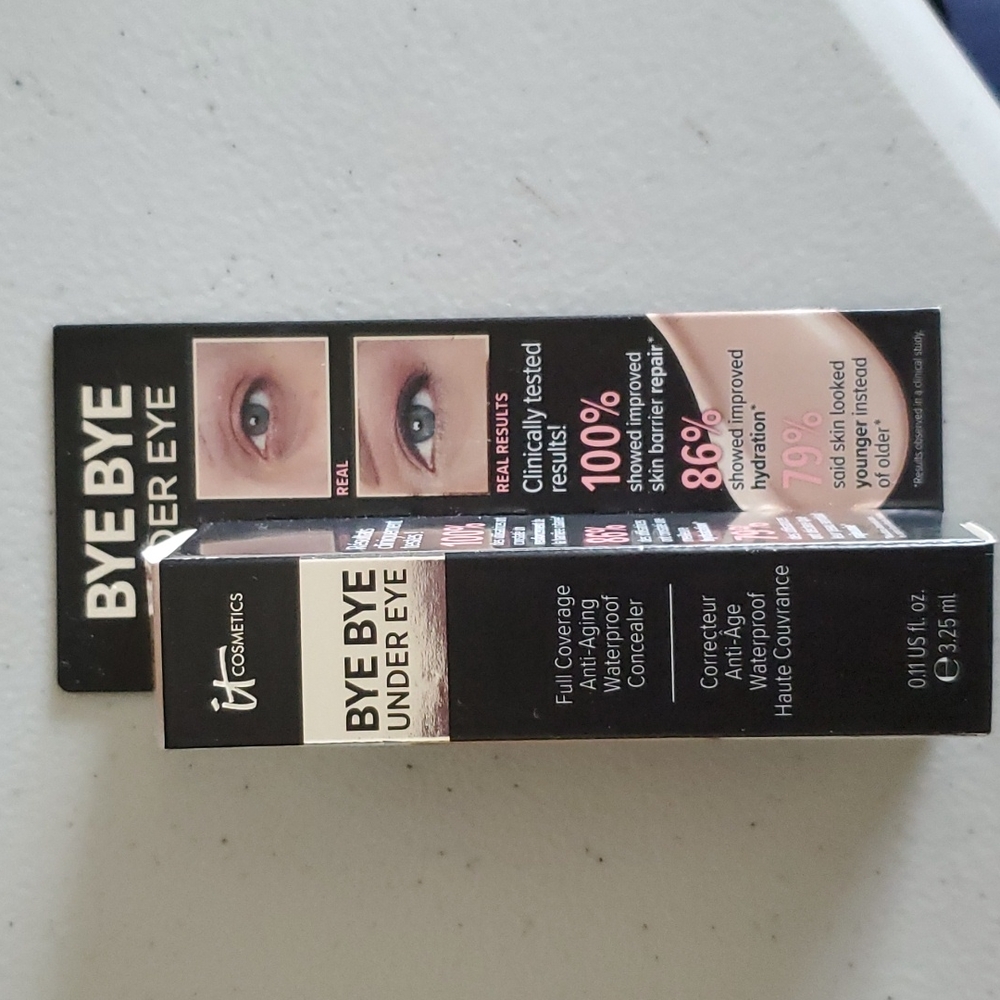 Bye Bye Under Eye concealer mini from IT Cosmetics